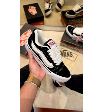 Vans KNU Preto e Branco