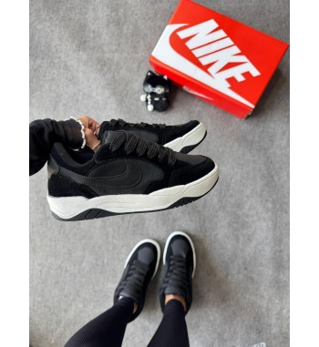 Tênis Nike SB Skateboard Preto e Branco