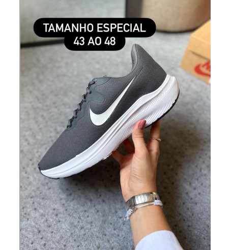 Tênis Nike Grade Especial Cinza e Branco